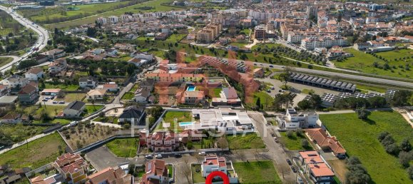 Terrain à Leiria, Portugal 598m² No. 72606 25