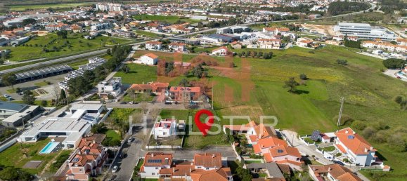 Terrain à Leiria, Portugal 598m² No. 72606 15