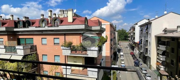 Apartamento de 2 dormitorios en Corsico, Italy No. 353082 25