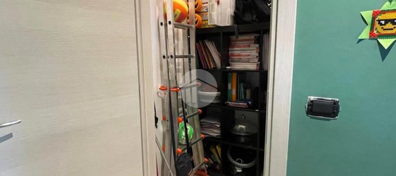 Apartamento de 2 dormitorios en Corsico, Italy No. 353082 17