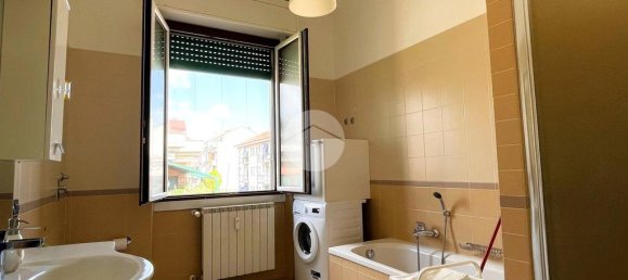 Apartamento de 2 dormitorios en Corsico, Italy No. 353082 28