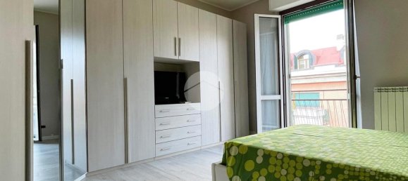 Apartamento de 2 dormitorios en Corsico, Italy No. 353082 8