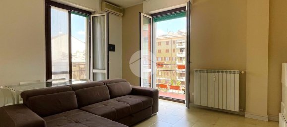 Apartamento de 2 dormitorios en Corsico, Italy No. 353082 3