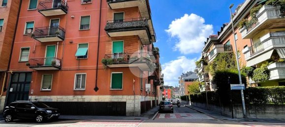 Apartamento de 2 dormitorios en Corsico, Italy No. 353082 2