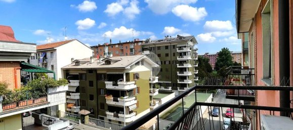 Apartamento de 2 dormitorios en Corsico, Italy No. 353082 20