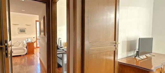 3 Schlafzimmer Penthouse in Pavia, Italy, Nr. 353363 3