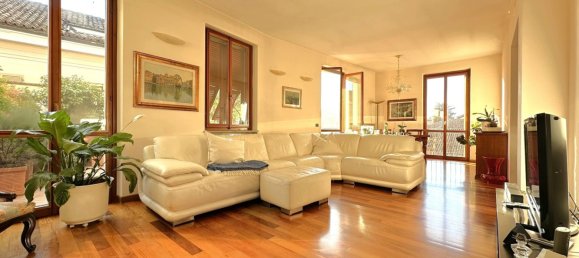 3 Schlafzimmer Penthouse in Pavia, Italy, Nr. 353363 16