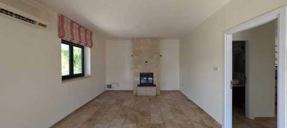 3 bedrooms Commercial property in Limassol, Cyprus No. 20459 2