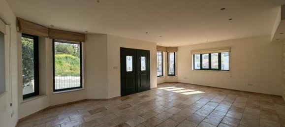 3 bedrooms Commercial property in Limassol, Cyprus No. 20459 3