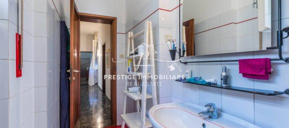 4 bedrooms Apartment in Livorno, Italy No. 348984 4