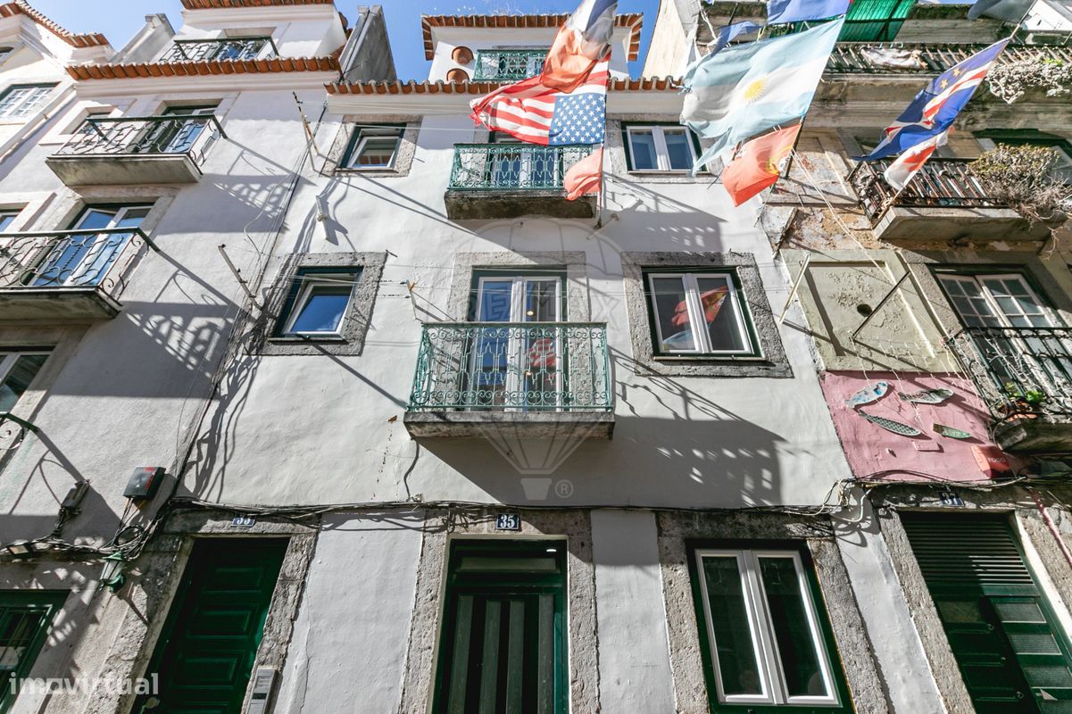 9 bedrooms Building in Lisbon, Portugal No. 54494