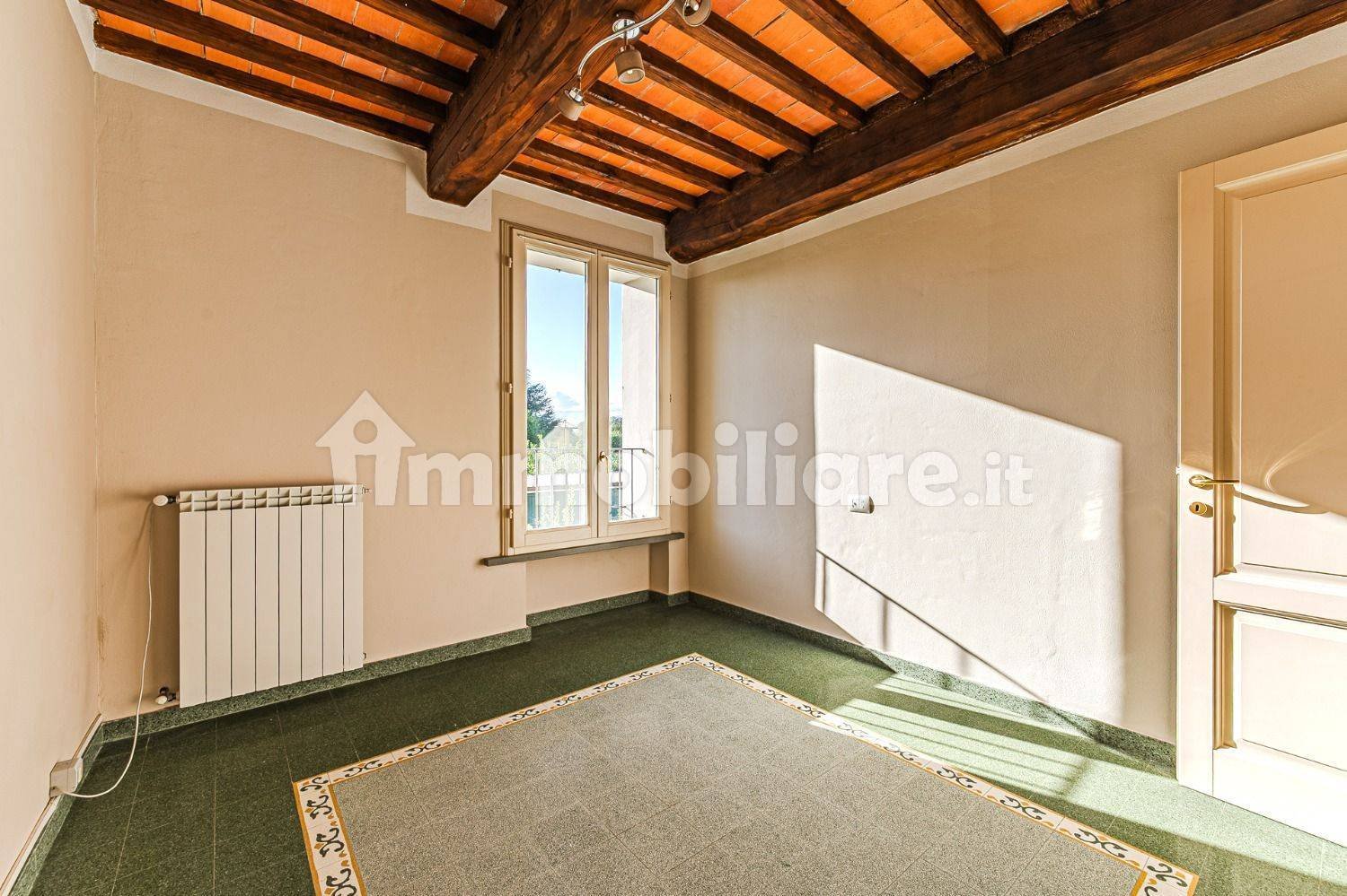 Apartamento de 2 dormitorios en Lucca, Italy No. 354262