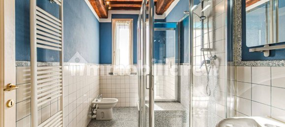 Apartamento de 2 dormitorios en Lucca, Italy No. 354262 32