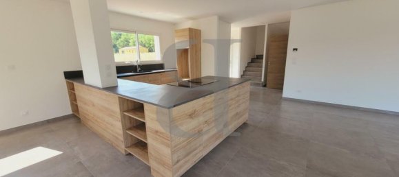 Villa de 4 dormitorios en Grignan, France No. 321319 4