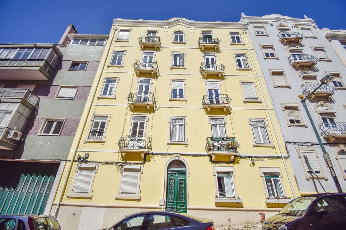 3 bedrooms Duplex in Lisbon, Portugal No. 74095