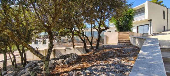 5 bedrooms Villa in Nimes, France No. 297911 20