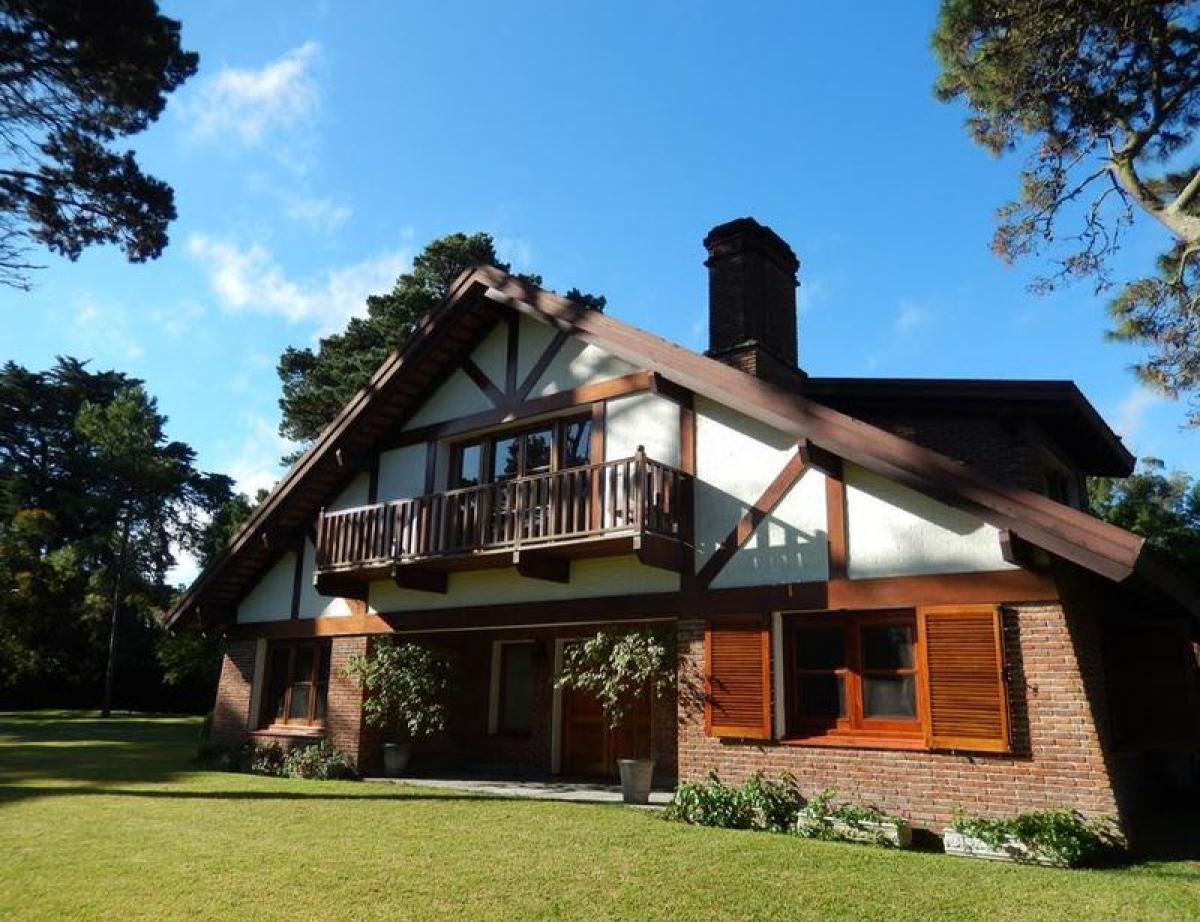 6 bedrooms House in Maldonado, Uruguay No. 7682