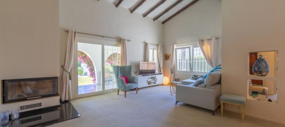 5 bedrooms Villa in Marbella, Spain No. 135020 4