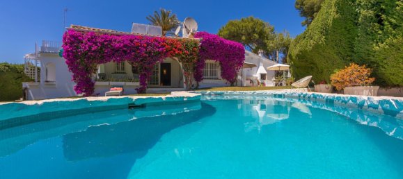 5 bedrooms Villa in Marbella, Spain No. 135020 18
