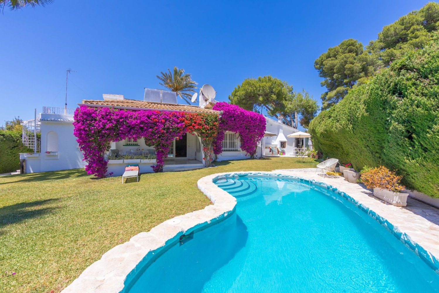 5 bedrooms Villa in Marbella, Spain No. 135020