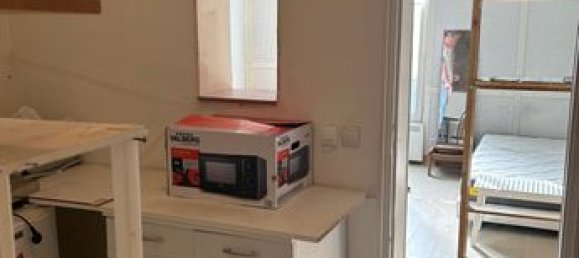 1 bedroom Apartment in Paris, France No. 309921 2