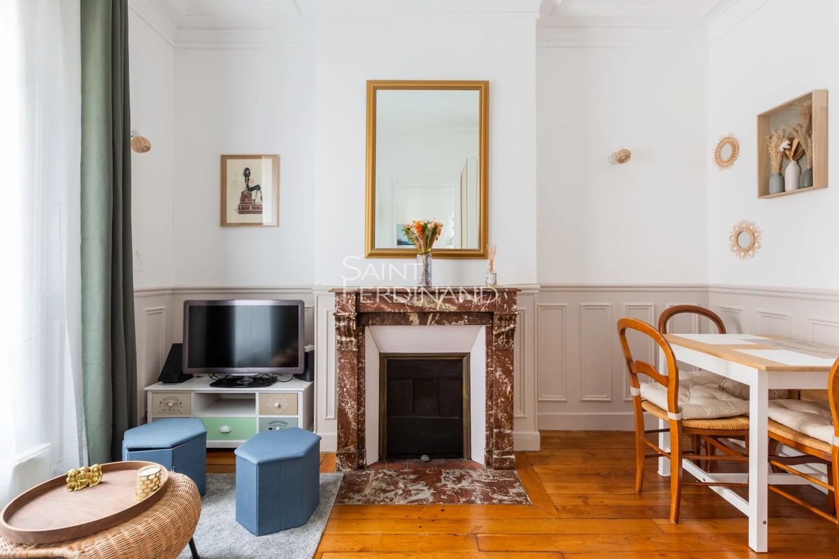 1 bedroom Apartment in Paris, France No. 344513