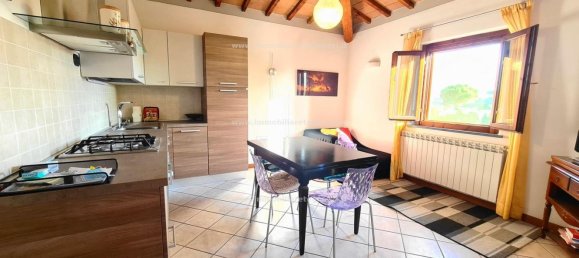 3 rooms Apartment in Castelfiorentino, Italy No. 126369 2