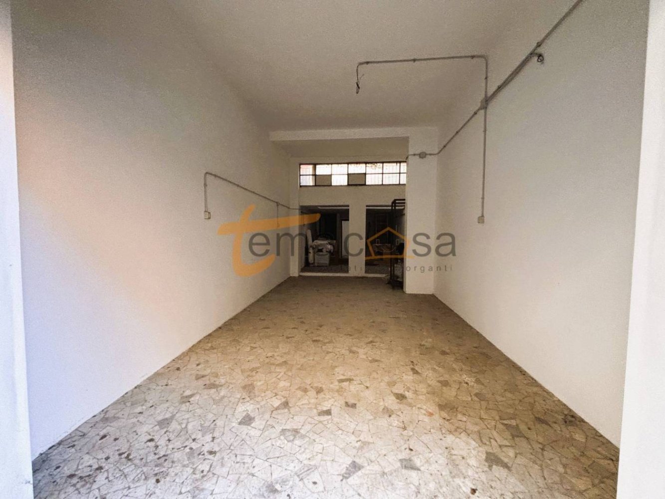 Entrepôt à Rome, Italy 90m² No. 281499