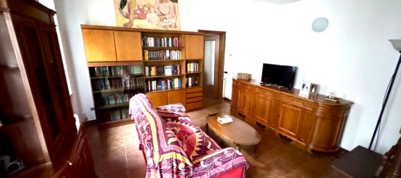2 rooms Apartment in Vercelli, Italy No. 50765 4