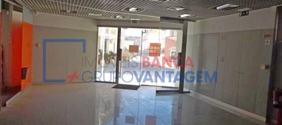 Propriété commerciale à Santarem, Portugal 242m² No. 71666 3