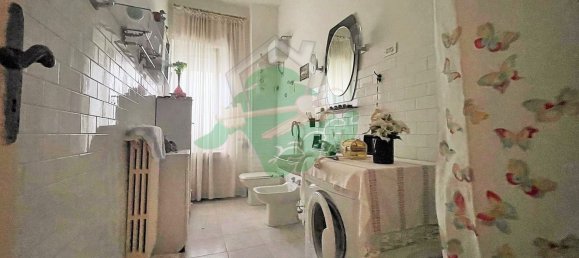4 rooms Apartment in Foggia, Italy No. 199071 10
