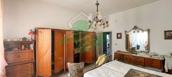 4 rooms Apartment in Foggia, Italy No. 199071 13