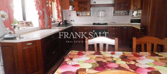 3 bedrooms Maisonette in Zabbar, Malta No. 1706 11