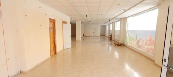 Propriedade comercial em Torrevieja, Spain 452 m² N.º 365598 3