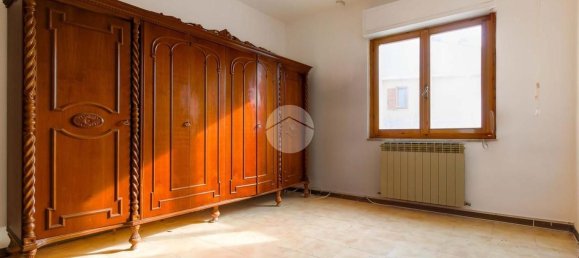 4 rooms Apartment in Teramo, Italy No. 209363 4