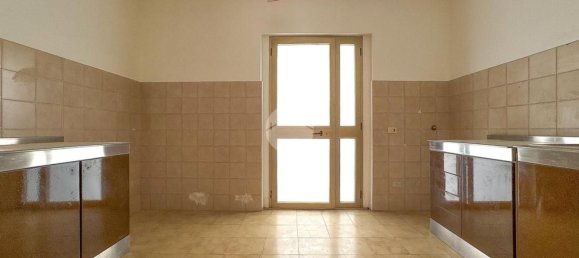 4 rooms Apartment in Teramo, Italy No. 209363 9