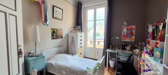 Apartamento de 4 dormitorios en Dijon, France No. 55900 10