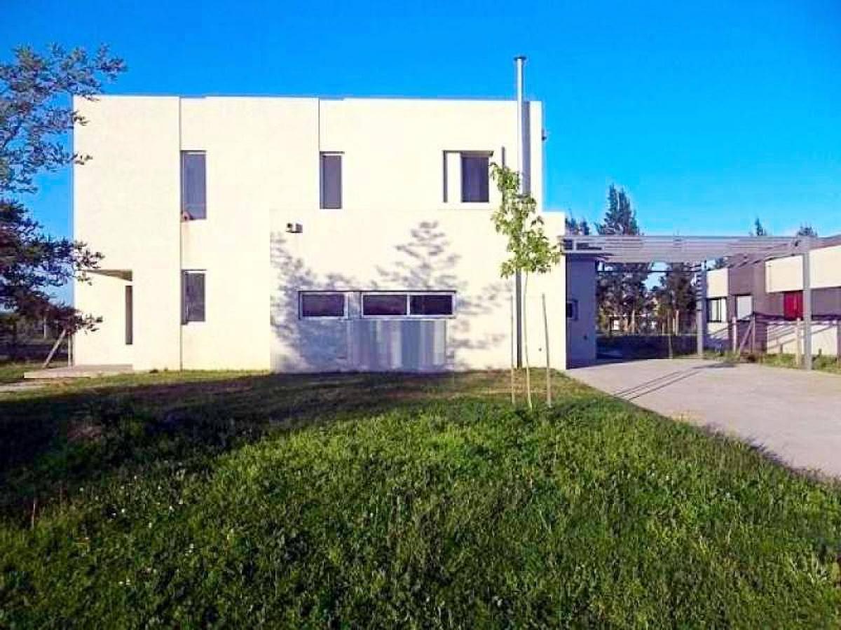 3 bedrooms House in Tigre, Argentina No. 94760