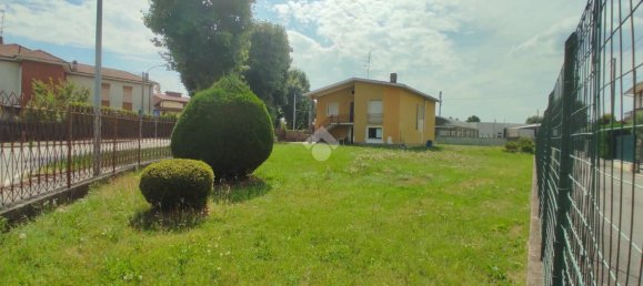 1040m² Land in Ferno, Italy No. 310912 6