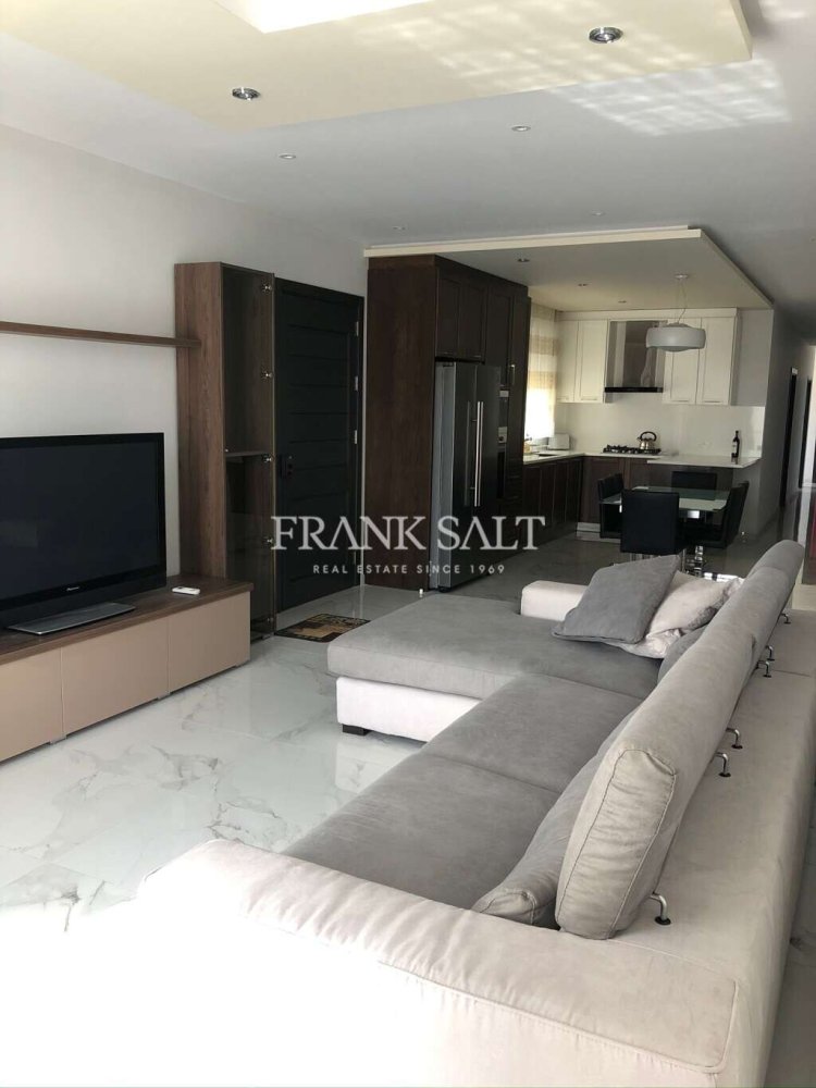 3 bedrooms Penthouse in Victoria, Malta No. 11629