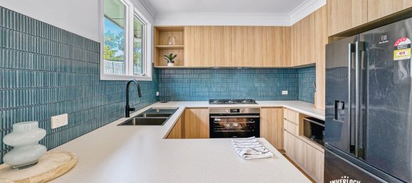 3 bedrooms House in Inverloch, Australia No. 852 5