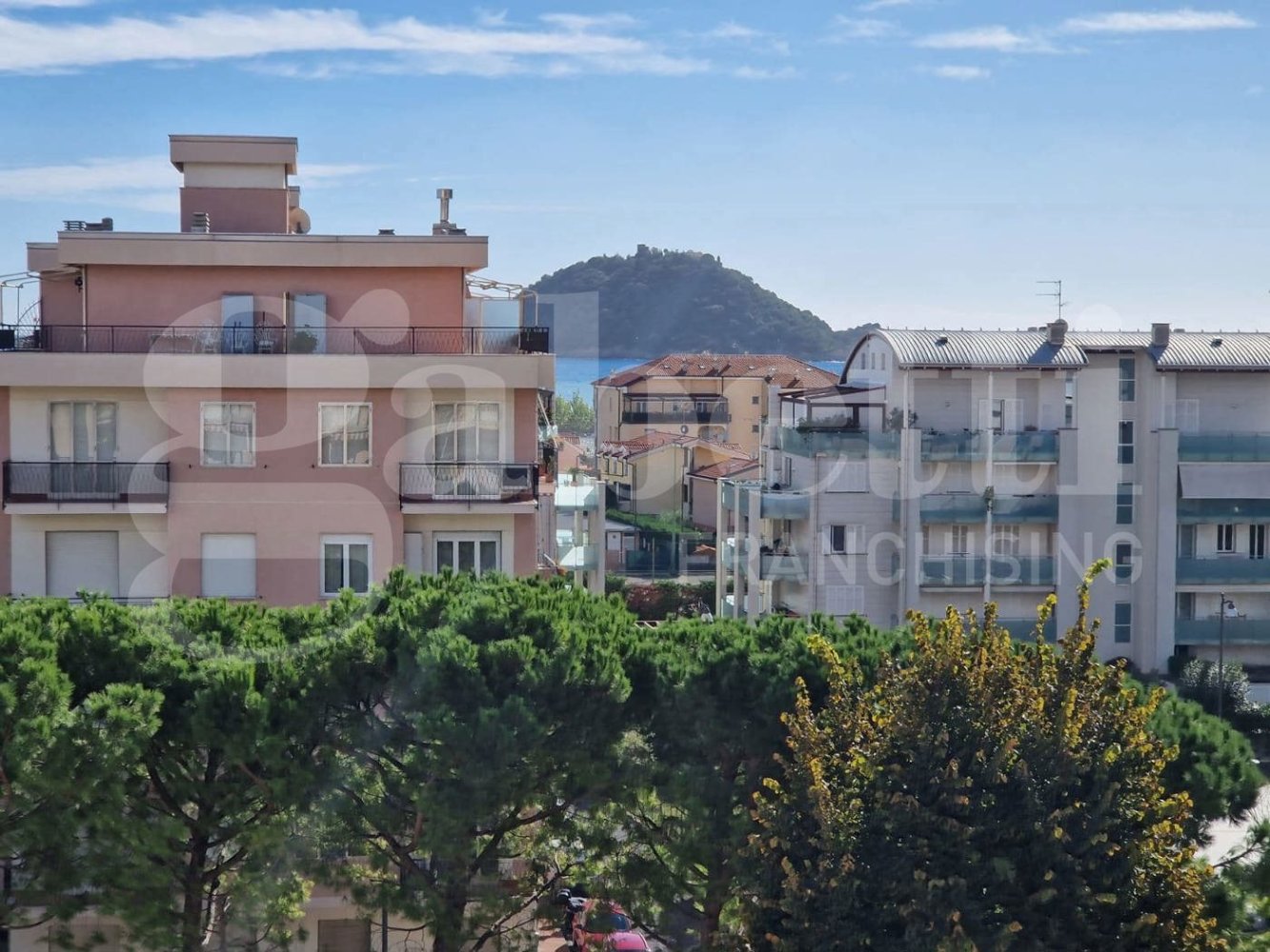 3 rooms Apartment in Albenga, Italy No. 129787