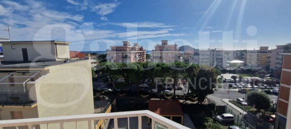 3 rooms Apartment in Albenga, Italy No. 129787 2