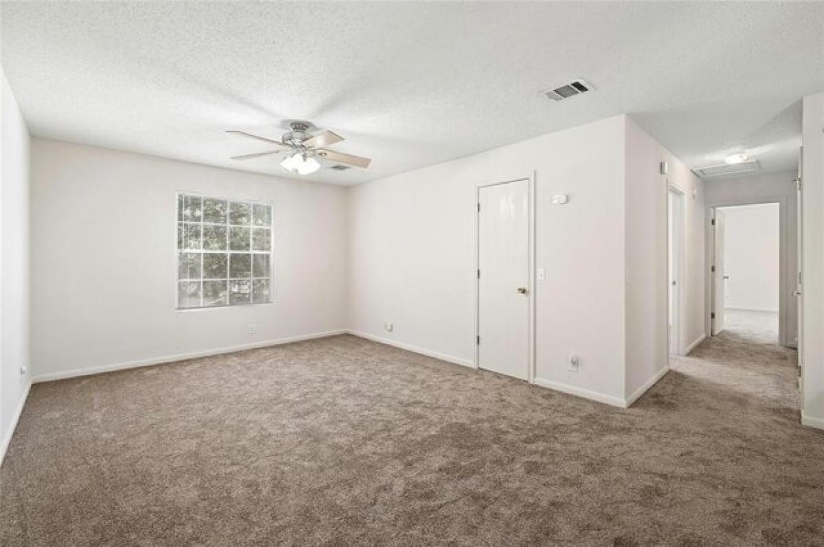 Casa de 3 dormitorios en Buda, USA No. 432698