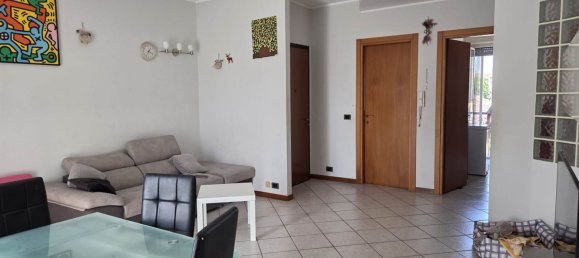 Apartamento de 3 dormitorios en Cinisello Balsamo, Italy No. 358019 8