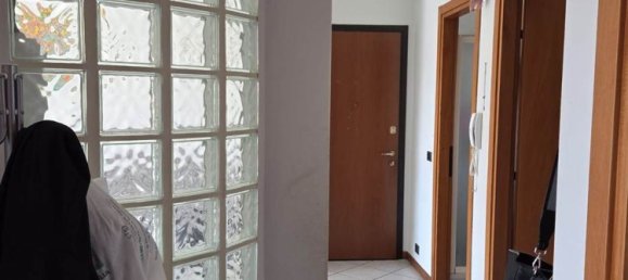 Apartamento de 3 dormitorios en Cinisello Balsamo, Italy No. 358019 17