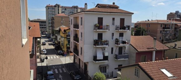 Apartamento de 3 dormitorios en Cinisello Balsamo, Italy No. 358019 10