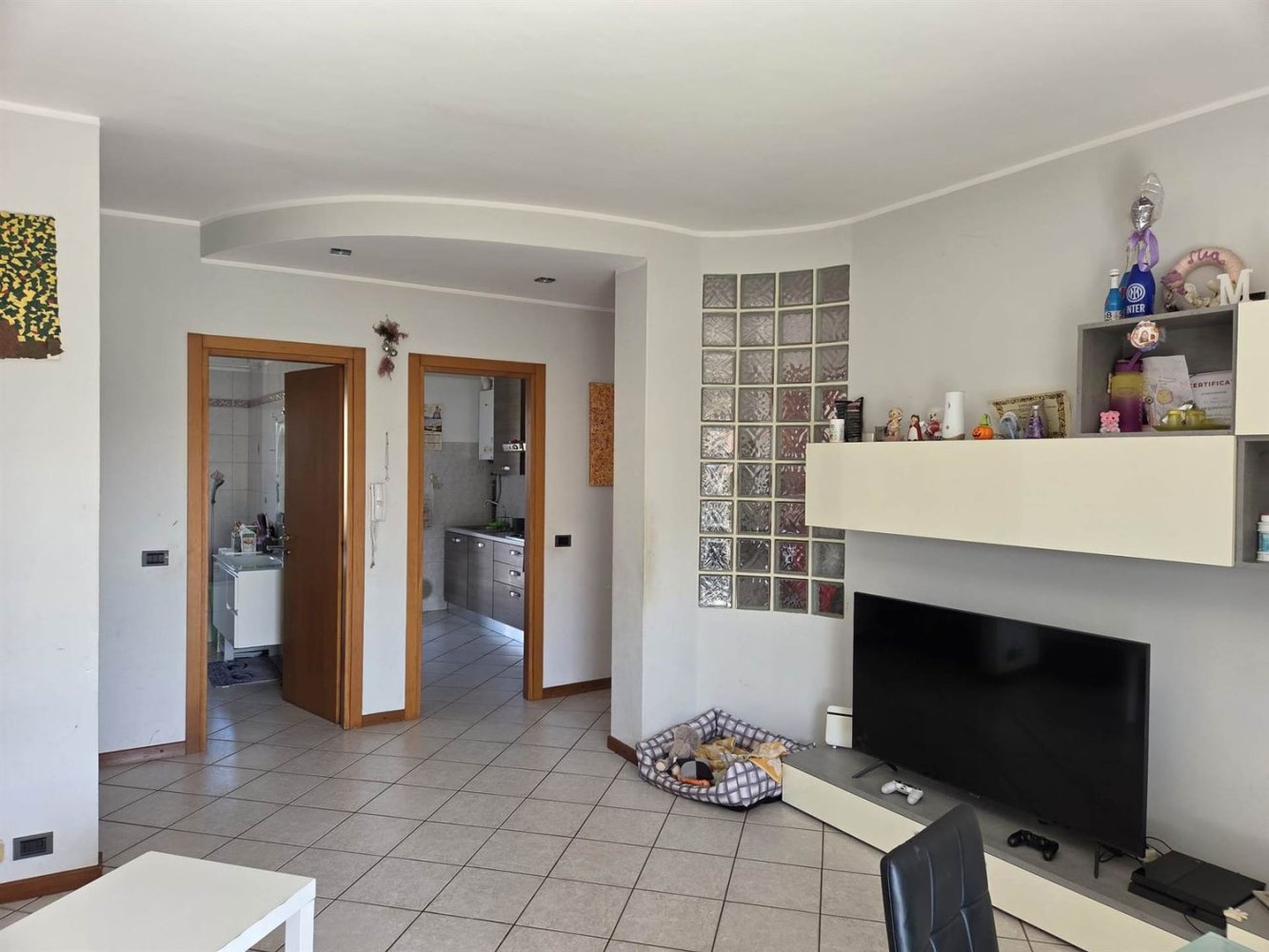 Apartamento de 3 dormitorios en Cinisello Balsamo, Italy No. 358019