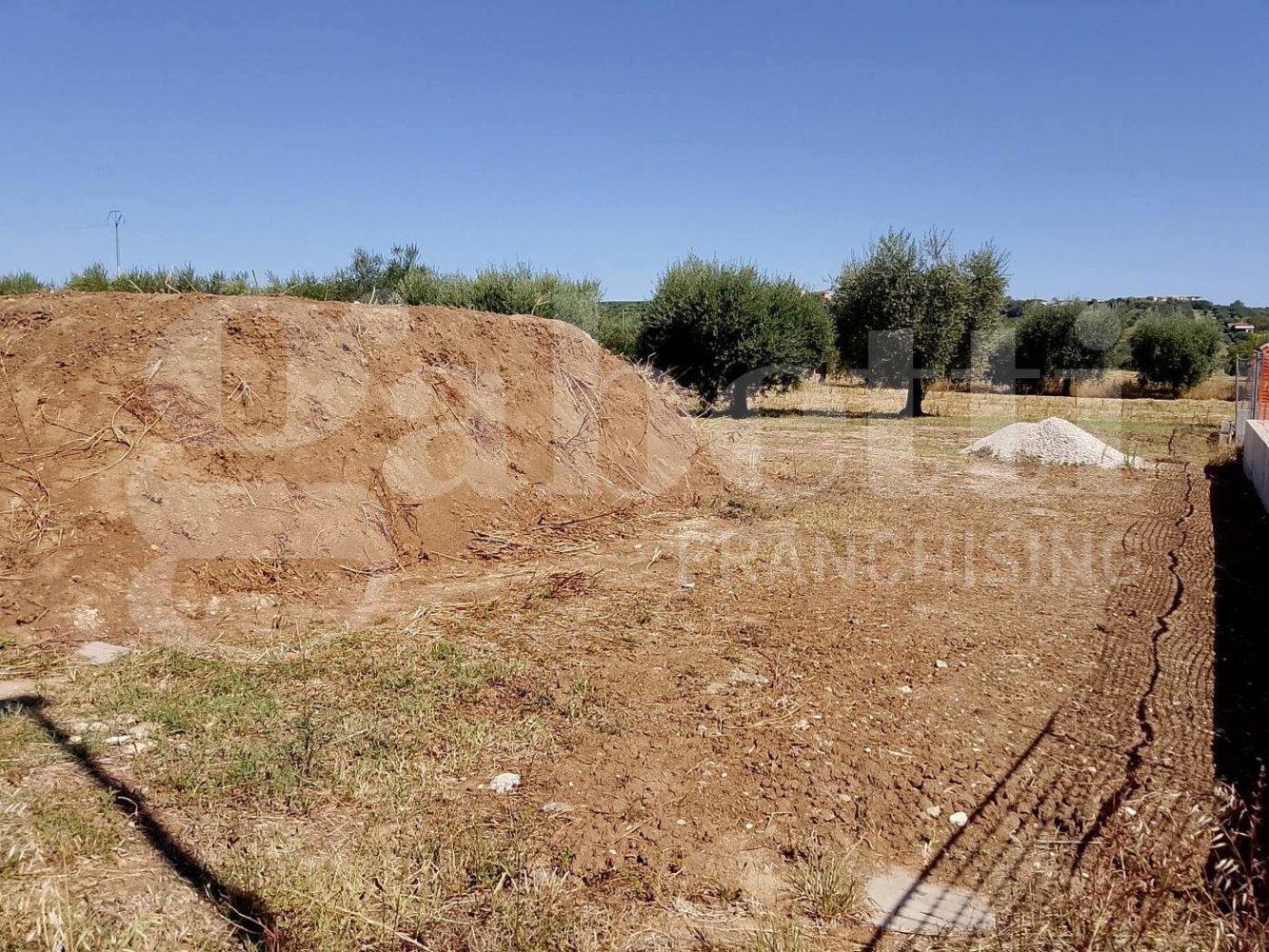 600m² Land in Sant'Omero, Italy No. 277726