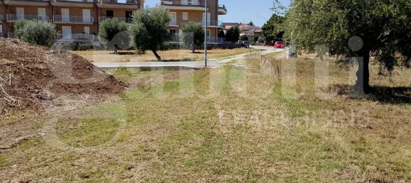 600m² Land in Sant'Omero, Italy No. 277726 4